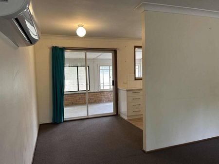 Tidy Three Bedroom in Oxley Vale - Photo 4
