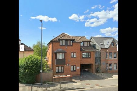 1 Bed Flat, Bessborough Road, HA1 - Photo 4