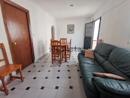 Alquiler de chalet adosado en Calle Timón - Photo 5