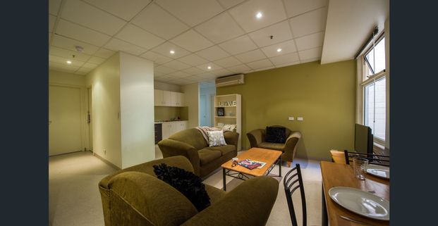 Fully furnished 1 bedroom in 5 bedrooms shared apartment on North Terrace!! - Photo 1