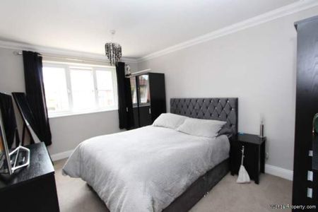 3 bedroom property to rent in Rayleigh - Photo 2