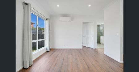 Brand New 2 Bedroom Flat With Private Garden! - Photo 3