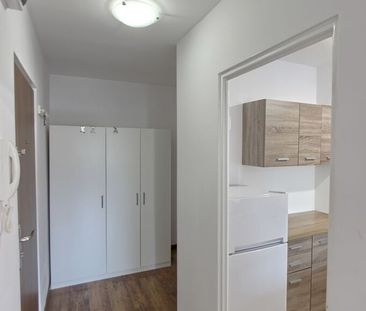 Kompaktowa kawalerka 9 maja Pomorzany - Photo 2