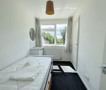 5 bedroom terraced house to rent - Photo 4