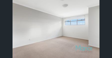 Double storey, modern family home - Photo 5