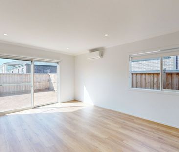 Modern Family Living with 4 Bedrooms, 2 Bathrooms & Double Garage - Photo 6