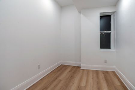 For Lease - 2555 Dundas Street Unit# Main Floor, Toronto, Ontario - Photo 5