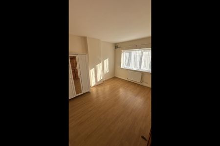 2 Bed Flat, Friern Park, N12 - Photo 3