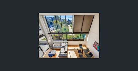 Large fully furnished dual level three bedroom apartment for rent!! - Photo 2