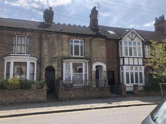 Castle Road, Bedford, MK40 - Photo 1