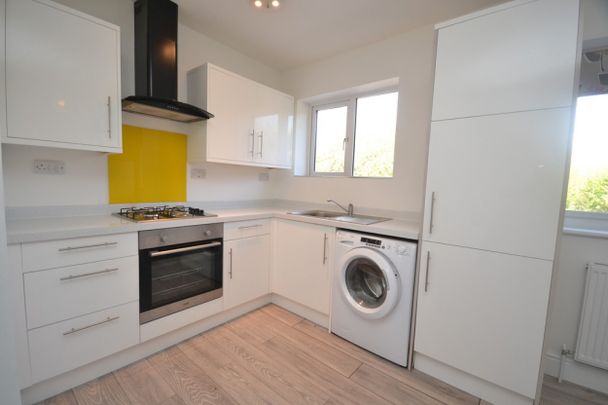 2 bed Flat for Rent - Photo 1