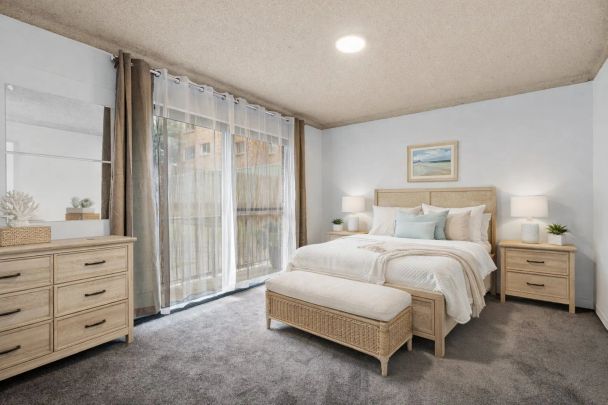 Updated ground floor unit - Photo 1