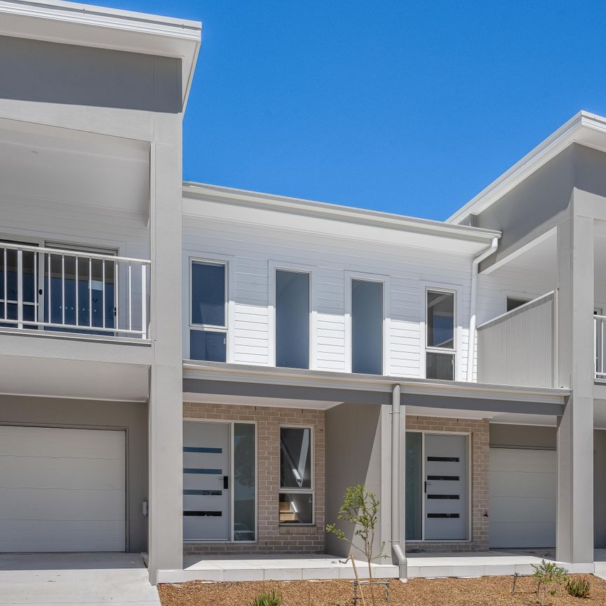 22 Kaibug Close, Fletcher NSW 2287 - Townhouse For Rent | Domain - Photo 1
