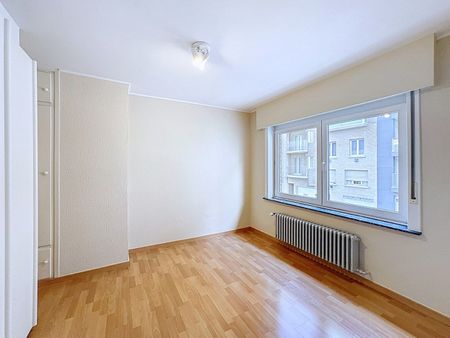 Ruime woning met 3 slaapkamers en garage - Photo 5