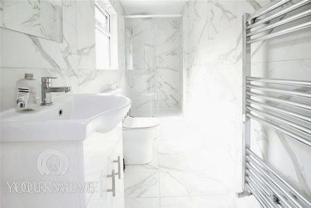 1 bedroom in a house share to rent - Photo 4