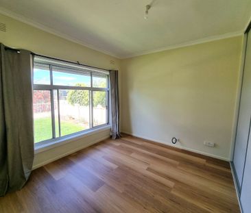 A Fresh New Look! - Photo 4