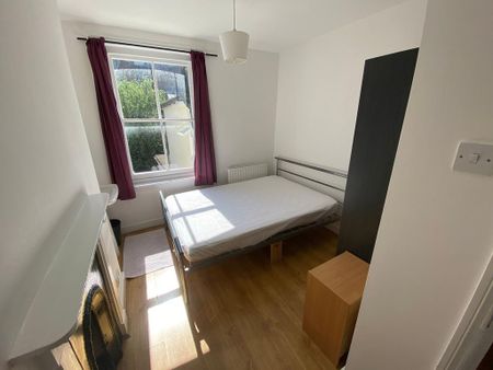 5 bedroom end of terrace house to rent - Photo 5