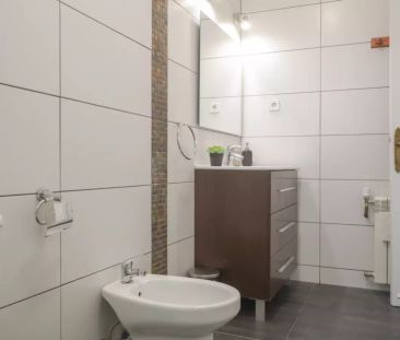 Room in a shared 5-bedroom apartment for rent in Pacífico, professionals only - Photo 5
