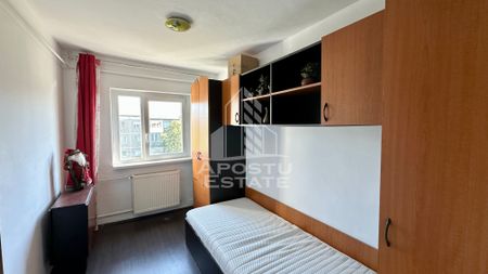 Apartament cu 3 camere, decomandat, zona Lipovei - Photo 3