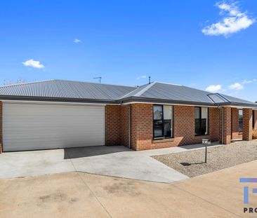 Neat Home In Ascot! - Photo 3