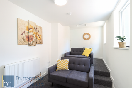 1 bedroom in a house share to rent - Photo 4