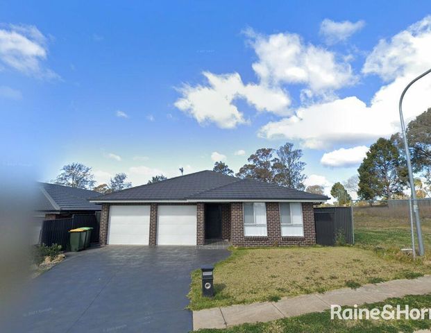 12 Cymbeline Street, Rosemeadow, NSW 2560 - Photo 1