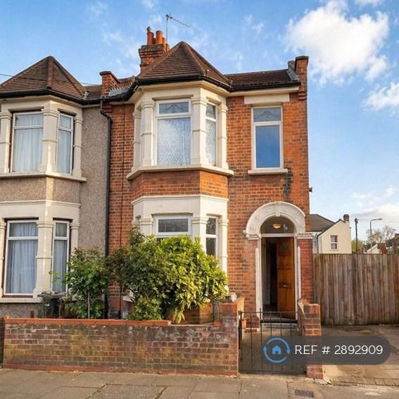 3 bedroom end of terrace house to rent - Photo 1