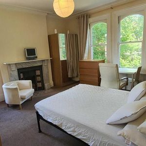 House share to rent - Photo 2