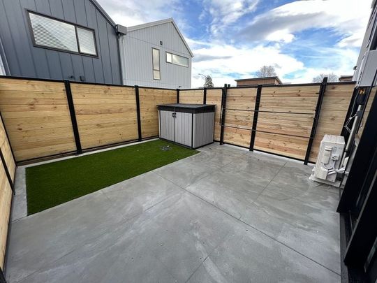 Quality New Build Townhouse - Pets Negotiable - Photo 1