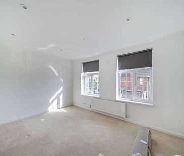 Belmont Close, Cockfosters, EN4 - Photo 1