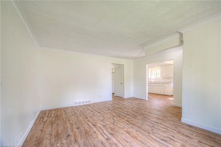 For Lease - 24 Prince Street, Waterloo, Ontario - Photo 2