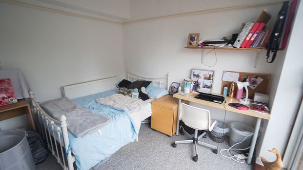 4 Bedroom House To Rent in Wallisdown - £1,800 pcm Tenancy Info - Photo 1