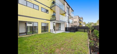 5 Newelm Lane, Flat Bush, Auckland 2019 - Photo 4