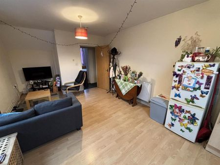 2 bedroom apartment to rent - Photo 4