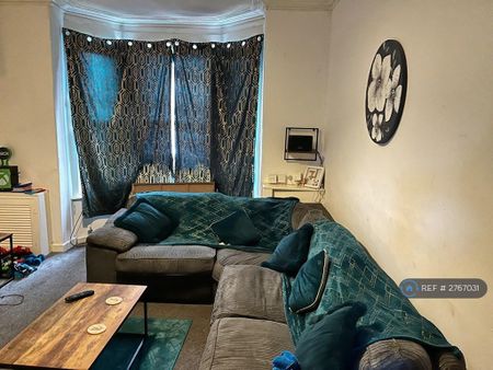 4 bedroom terraced house to rent - Photo 4