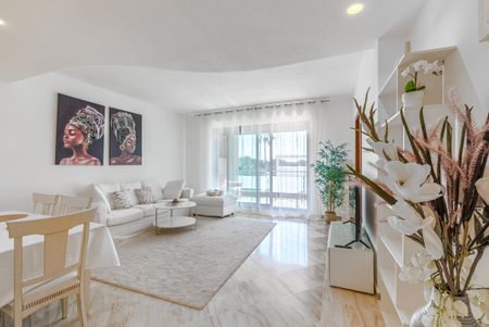 Middle Floor Apartment · San Pedro de Alcántara - Photo 3