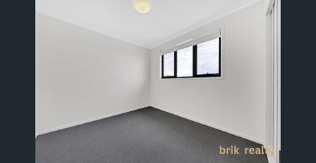 Brand New, Beautifully Finished, and Parkside Perfect - Photo 4