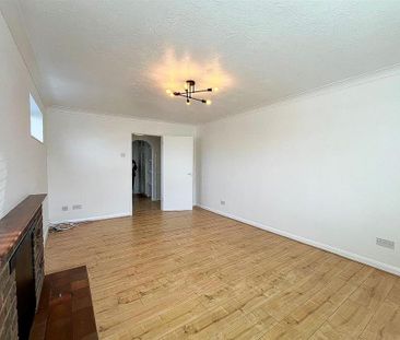 4 bedroom semi-detached house to rent - Photo 5