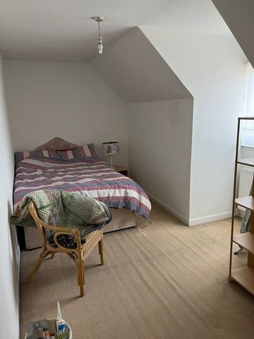 Room in a Shared Flat, Sovereign Close, E1W - Photo 3