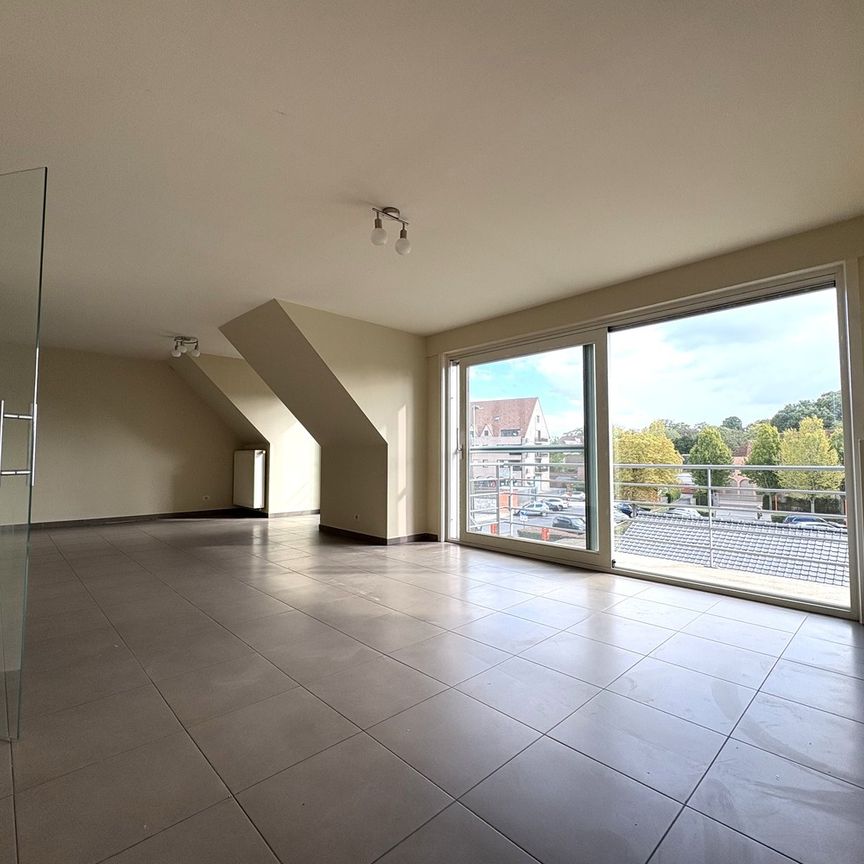 Lichtrijk appartement met 2 slpks. in het centrum van Torhout - Photo 1