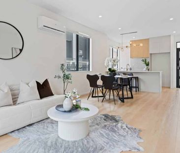 Three bedroom home in Flat Bush - Photo 3