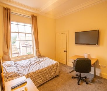 Room 3, 32 Lord Mayor's Walk - Photo 4