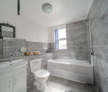 4 bedroom terraced house to rent - Photo 1