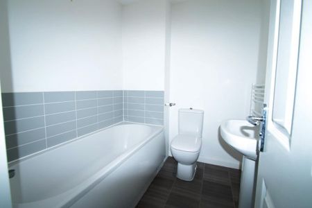 3 bedroom terraced house to rent - Photo 2