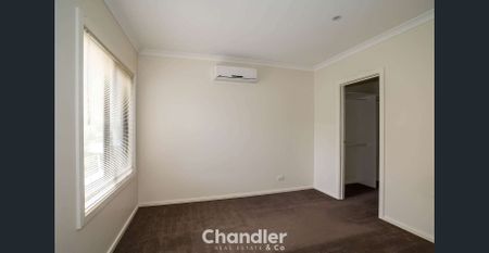 STYLISH TOWNHOUSE CLOSE TO ALL AMENTIES - Photo 3