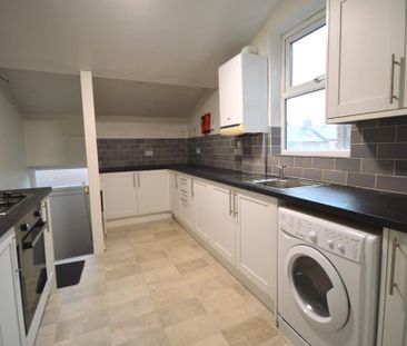 2 bedroom flat to rent - Photo 4