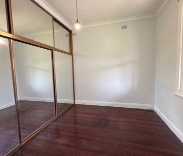 Premium Rental Opportunity - 4 Bedrooms | 1 Bathroom | Oversized Ki... - Photo 6