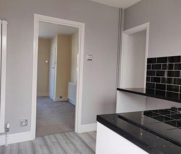 2 bedroom semi-detached house to rent - Photo 5