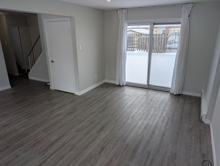 For Lease - 12 Hoskins Square, Brampton, Ontario - Photo 3