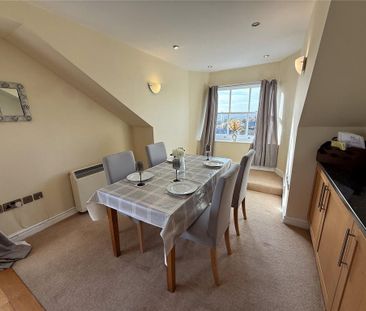 3 bedroom flat to rent - Photo 3